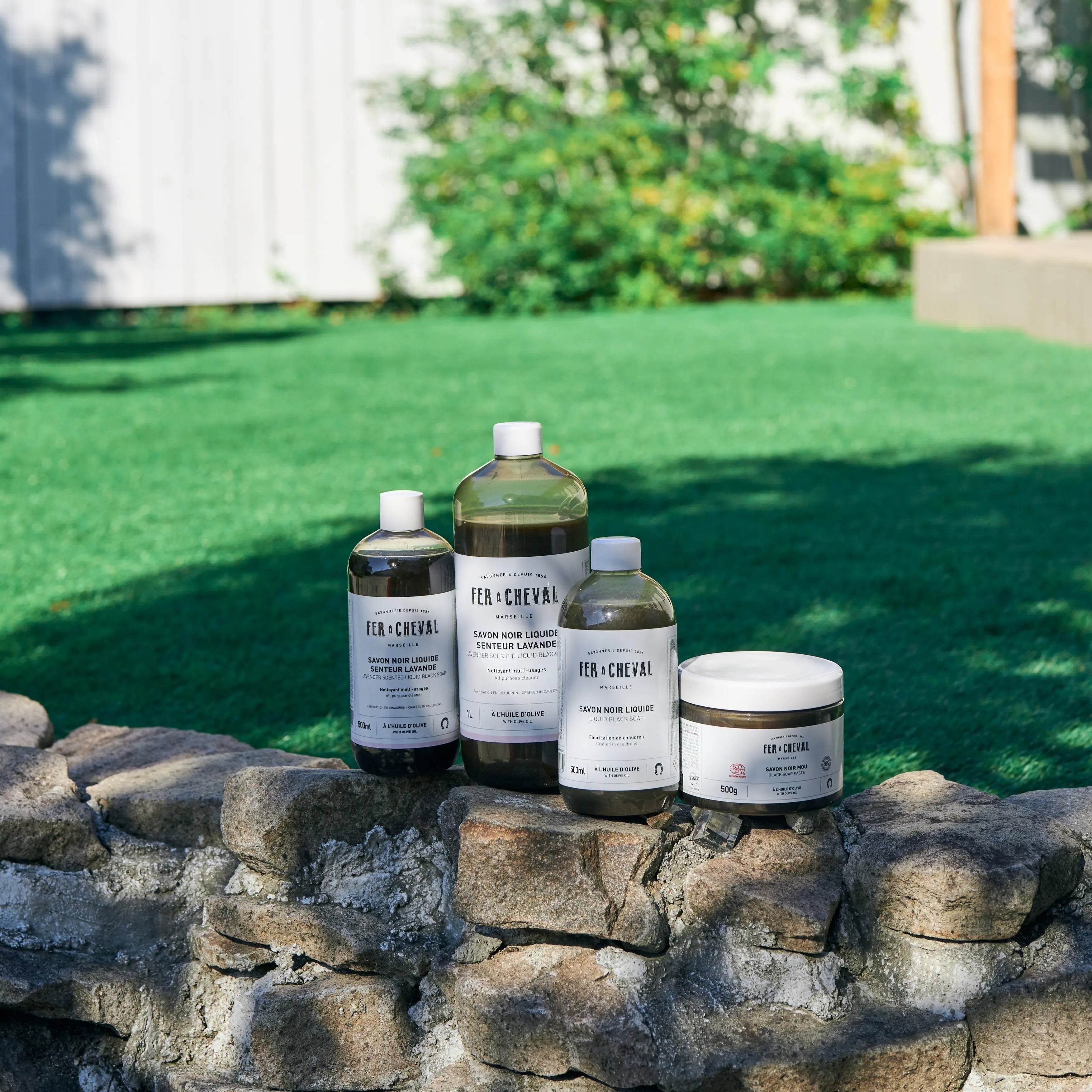 LIQUID BLACK SOAP ブラックソープリキッド 500ml (ラベンダーの香り) Fer à Cheval Japan フェール・シュヴァル公式