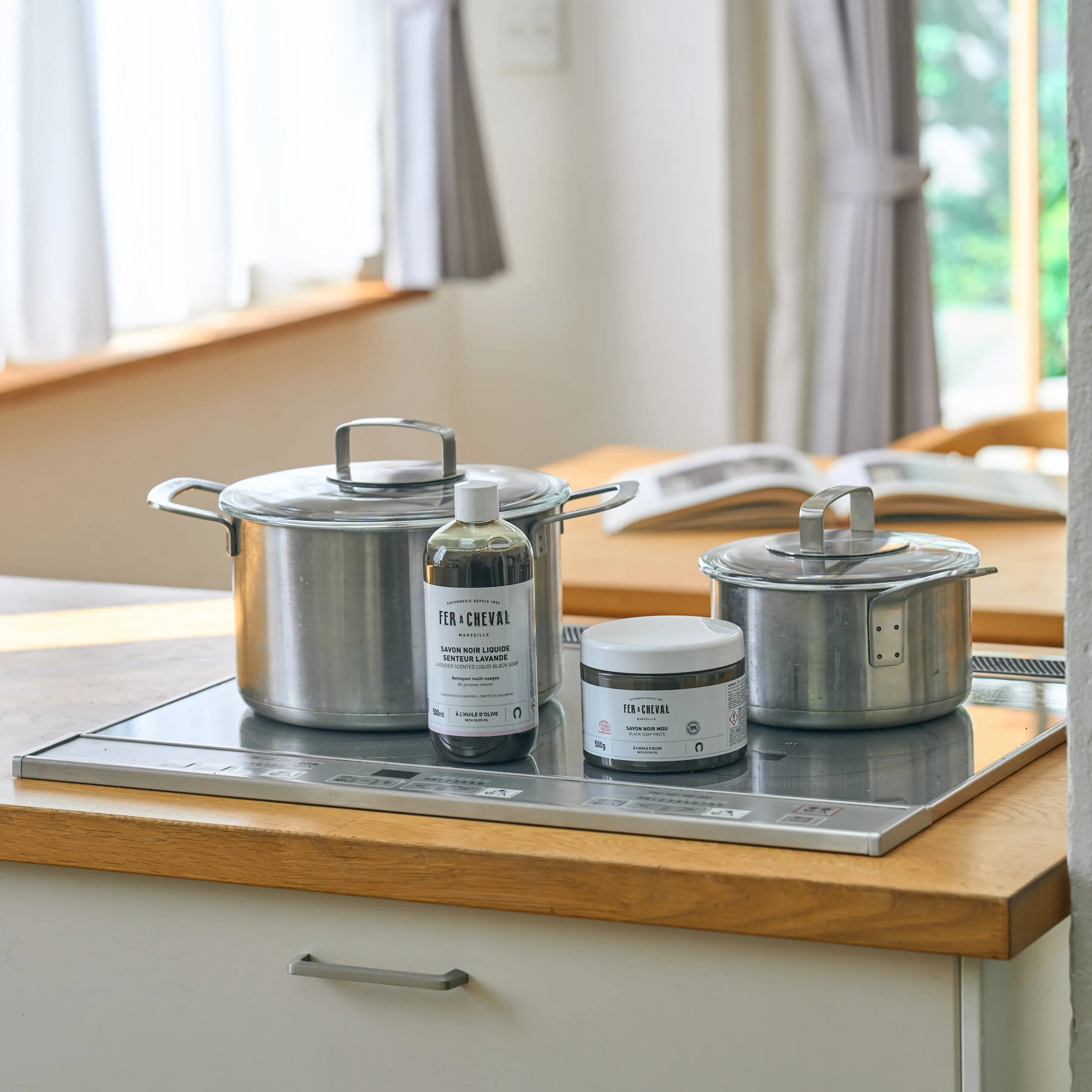 LIQUID BLACK SOAP ブラックソープリキッド 500ml (ラベンダーの香り) Fer à Cheval Japan フェール・シュヴァル公式